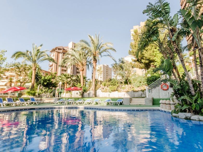Apartahotel El Faro 2*