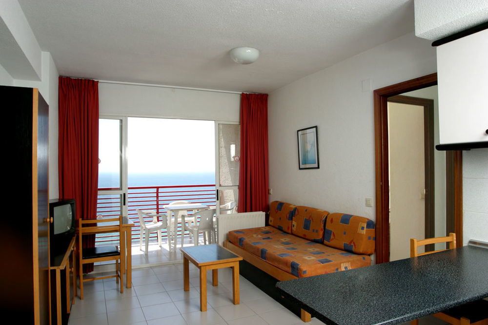 El Faro Apartahotel 2*
